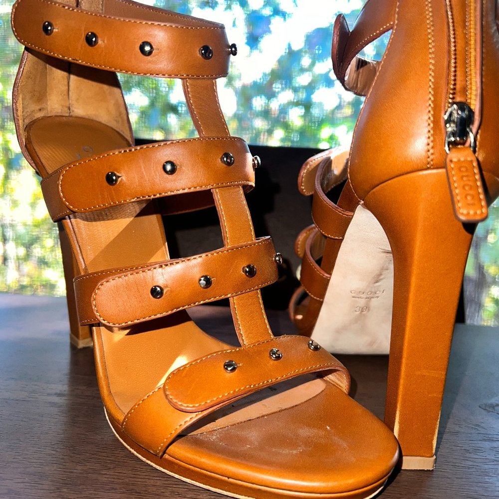 Gucci Tan Leather Sigourney Studded Sandals Size 39/8.5